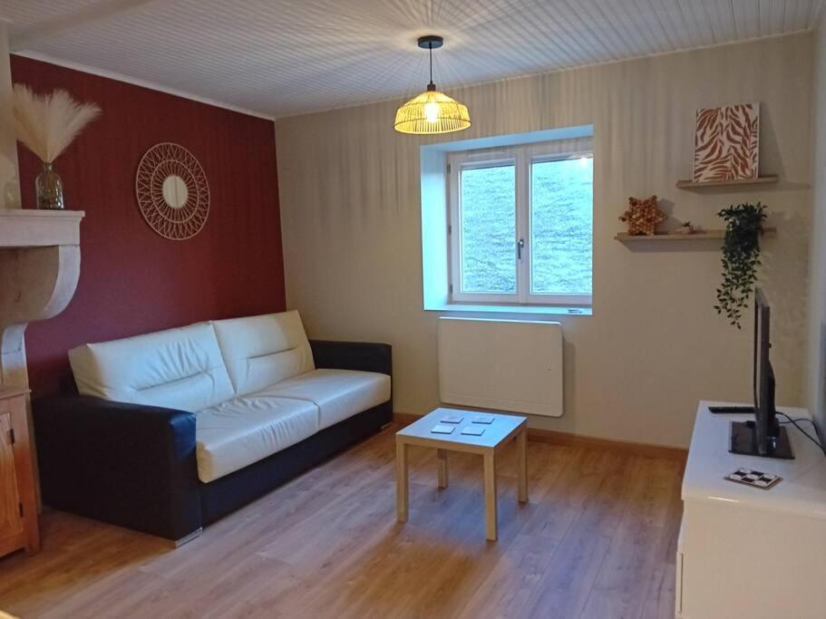 Petite Maison En Pierre Au Calme Avec Exterieur Montbellet Bagian luar foto