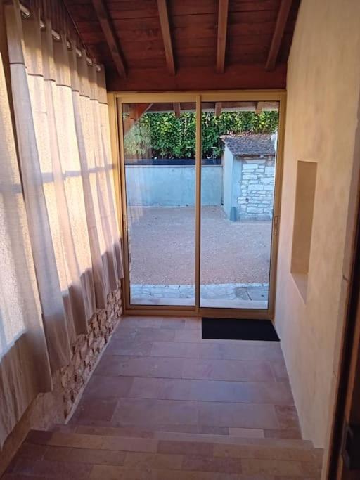 Petite Maison En Pierre Au Calme Avec Exterieur Montbellet Bagian luar foto